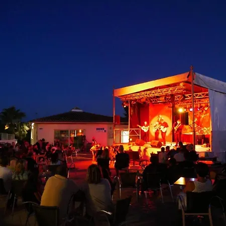Mobilhome Pour 4 A 6 Personnes Campsite